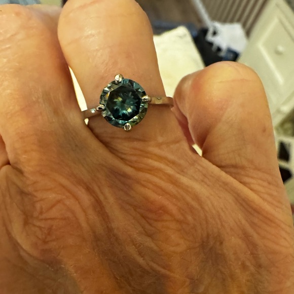 Genuine Blue Diamond 1.65 carats set in Sterling silver - Picture 1 of 12